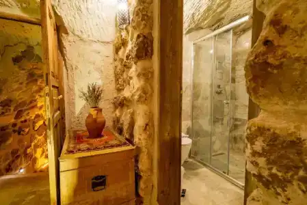 Atilla's Cave - 422