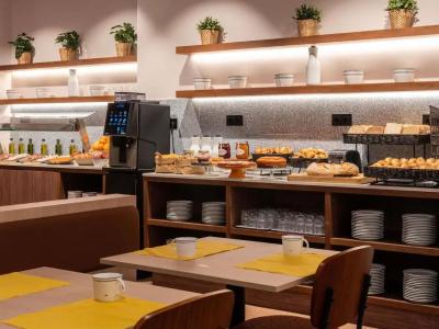 Ibis Styles Zaragoza Ramiro I - 12