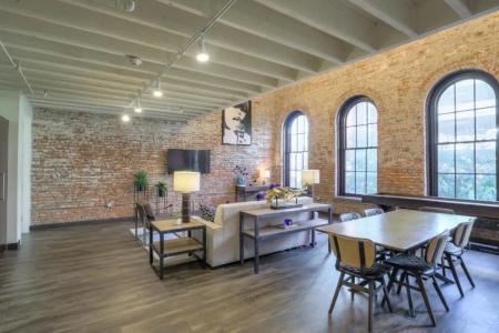 Studio 154 Luxury - 121