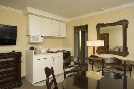 Franciscan Inn & Suites - 14