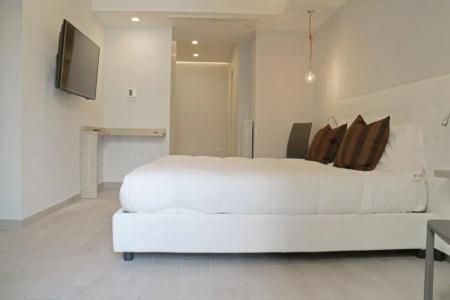 Riviera Luxury Suites - 41