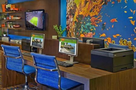 Courtyard by Marriott Waterfront - 14