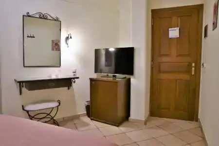 Ostria - 50