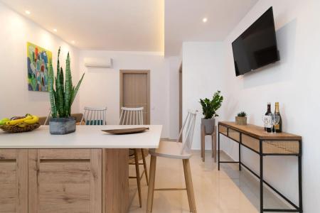 Aphrodite Studios & Suites - 32