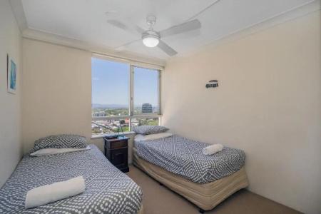 Burleigh Beach Tower - 63