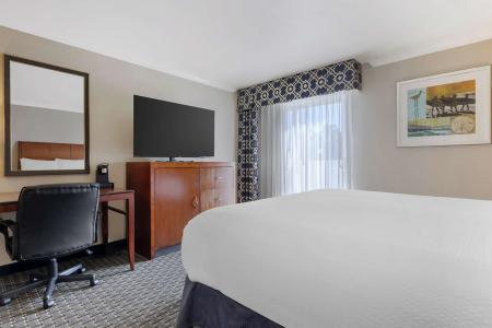 Best Western Plus Marina Shores - 73