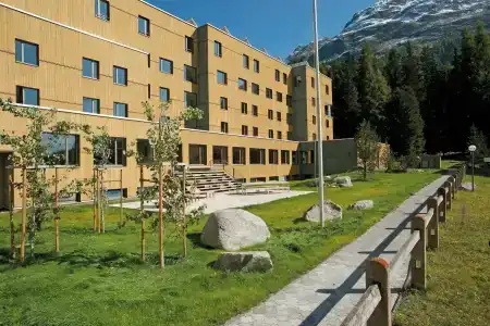 St. Moritz Youth Hostel - 35