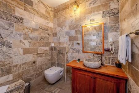 Calypso Cave Suites - 105