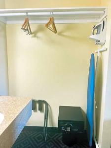 Days Inn by Wyndham Orlando Near Millenia Mall - 29
