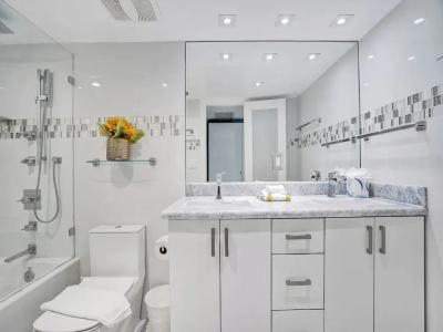 The Alexander All Suites - 806