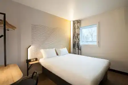 b&b hôTel Nanterre Rueil-Malmaison - 1