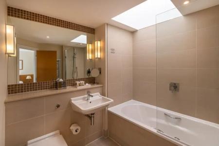 The Resident Kensington - 37