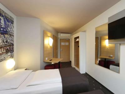 B&B Berlin Alexanderplatz - 8