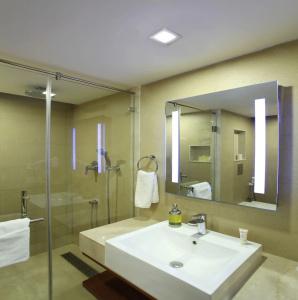 Abu Sarovar Portico,Chennai - 8