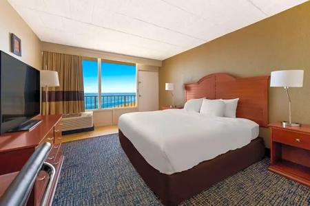 Comfort Inn South Oceanfront - 52