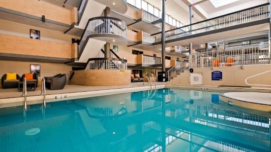 Best Western Plus Village Park Inn - 39