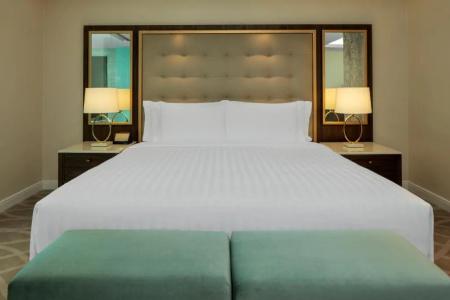 Dusit - 16