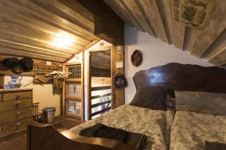 Raven's Bed - 4