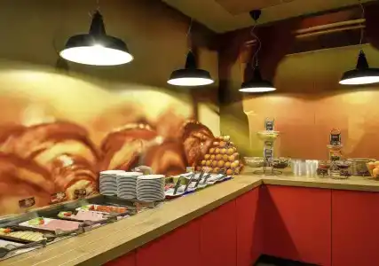 Ibis Budapest City - 9
