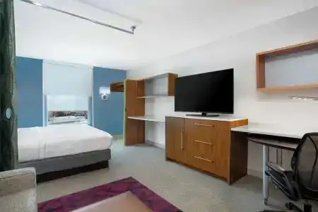 Home2 Suites By Hilton West - 66