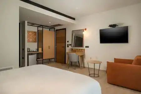 Hyperion City with Heated Pool - 272