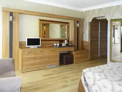 Laurs Experience & Elegance - 38