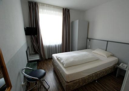Bahn-Hotel - 17