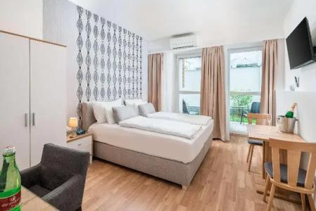 Best Western Plus Celebrity Suites - 63