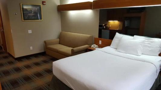 Microtel Inn & Suites by Wyndham - 35