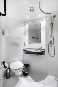Tudor Court - 76