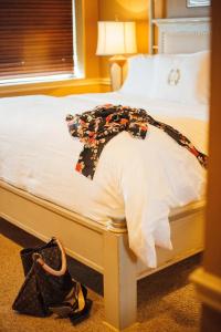The Remington Suite and Spa - 36