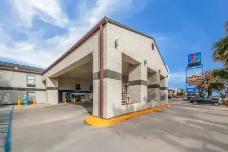 6-Laredo, Tx - North i-35 - 0