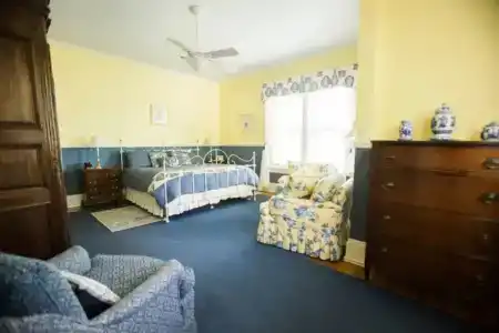 Albemarle Inn - - 36