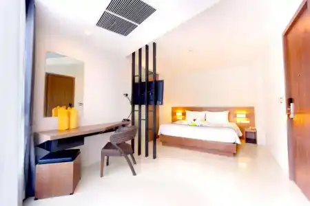 Phoenix Karon Beach - 58