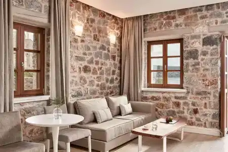100 Rizes Seaside Resort- Small Luxurys of the World - 4