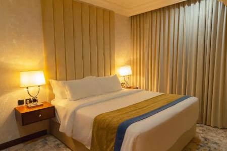 Ivory Inn - 63