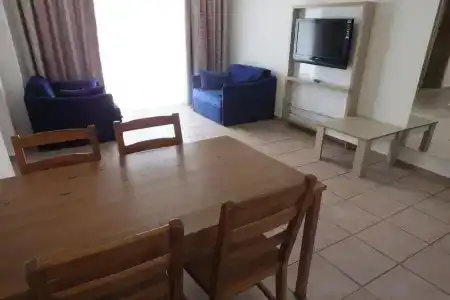 Riviera Apart - 5