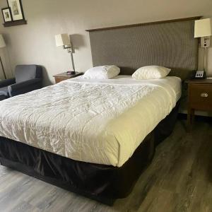 Rodeway Inn Airport - 29