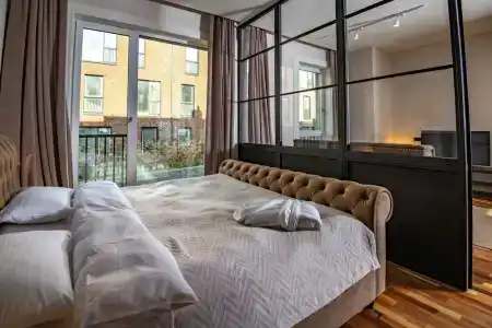 Apart by Parmigiano Group - 11