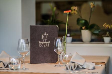 Royal - 36