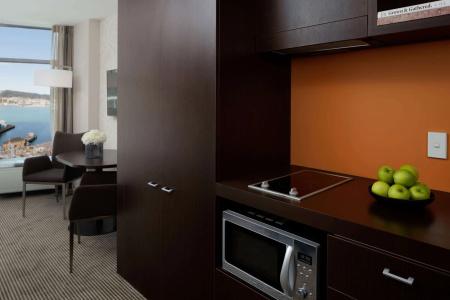 Rydges - 73