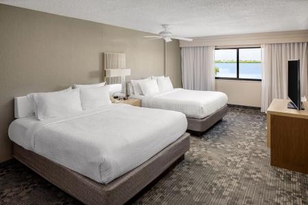 Courtyard by Marriott Waterfront - 31