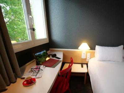 ibis Ouest Luce - 45