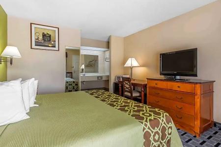 Rodeway Inn - 22