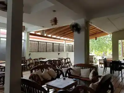 NOMADIC INN - 16