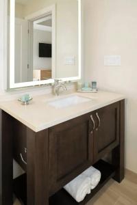 Waterline Marina & Beach Club, Autograph Collection - 110