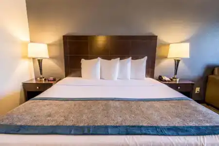 Best Western West - 45
