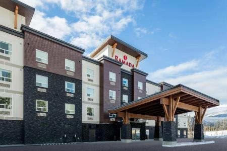 Ramada by Wyndham - 17