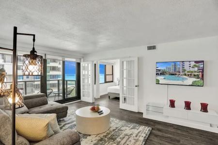 The Alexander All Suites - 656
