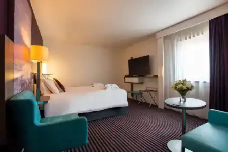 Mercure Marseille Centre Vieux Port - 55